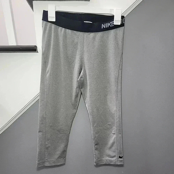 Women's Nike Pro Dri-Fit Gary Leggings/CROPPED L Workout Gym Athletic - Picture 1 of 4